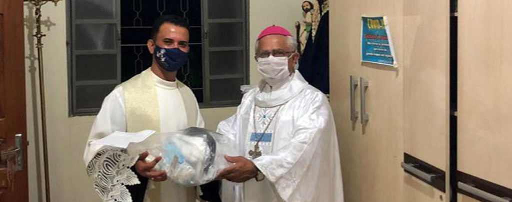 Brasilien: Hygieneschutz für Priester