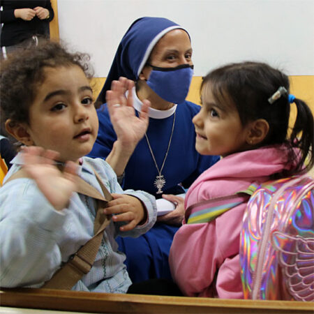 KIRCHE IN NOT rettet über 90 Schulen