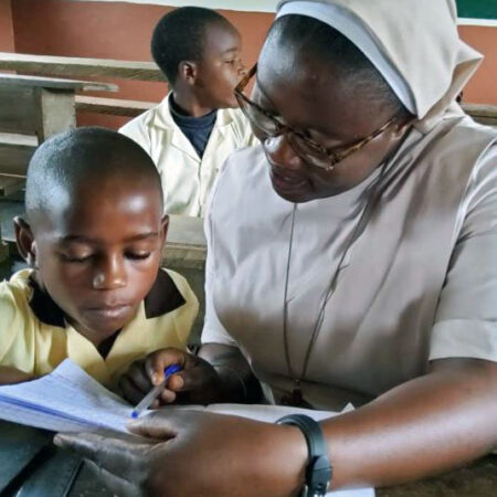 Helfen Sie den Schwestern in Kamerun